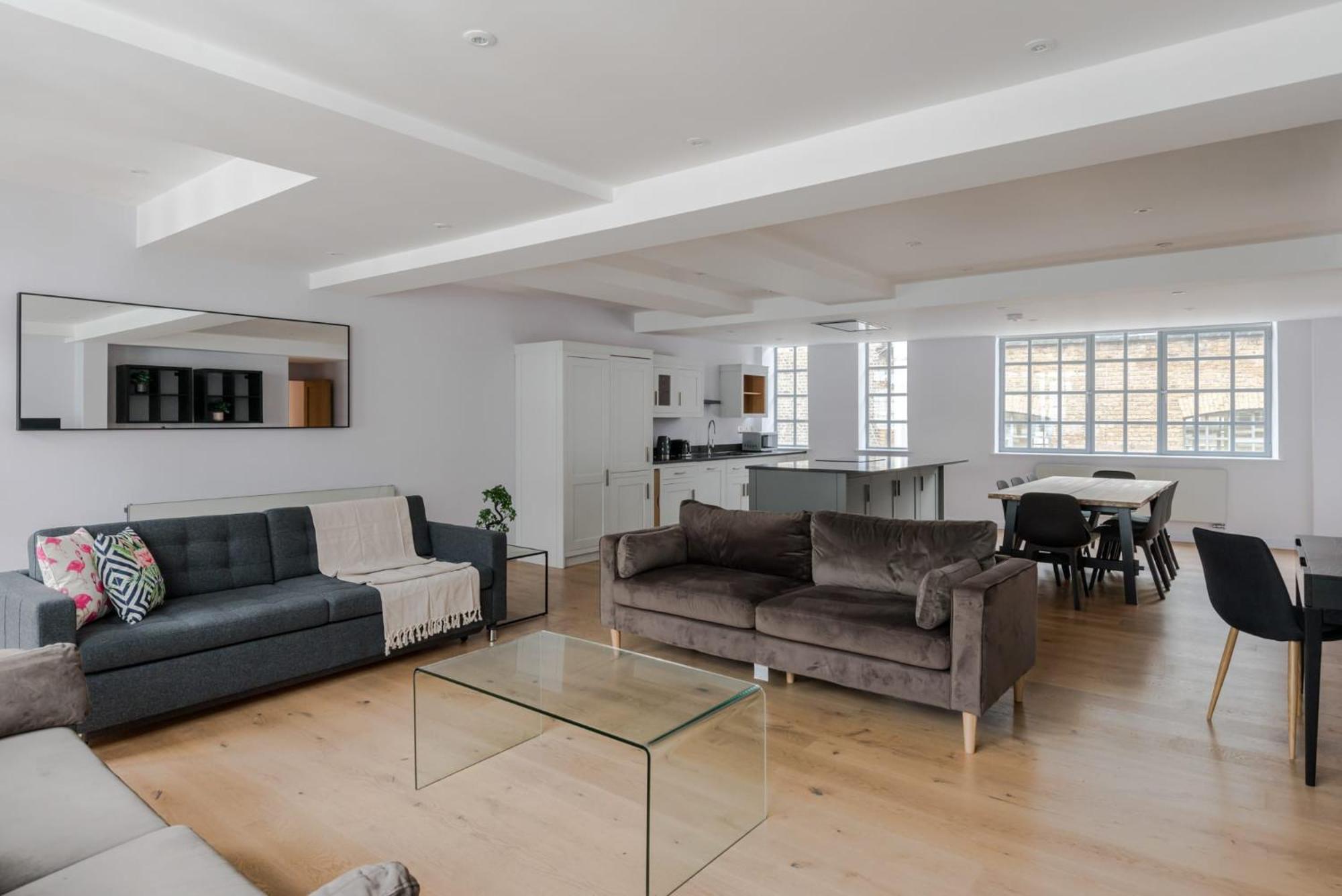 Law & Order - Farringdon - By Frankie Says Apartament