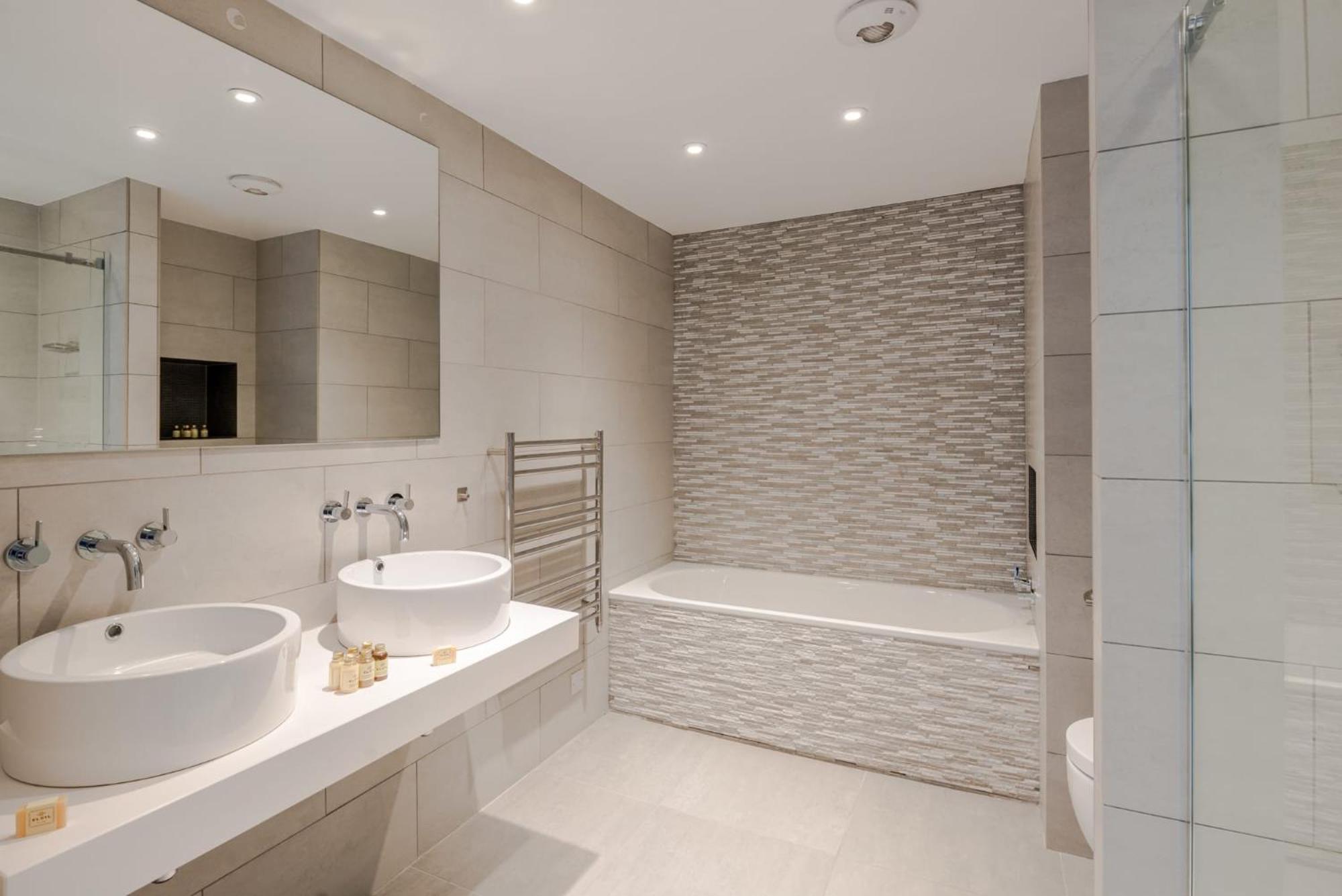 Law & Order - Farringdon - By Frankie Says Apartament