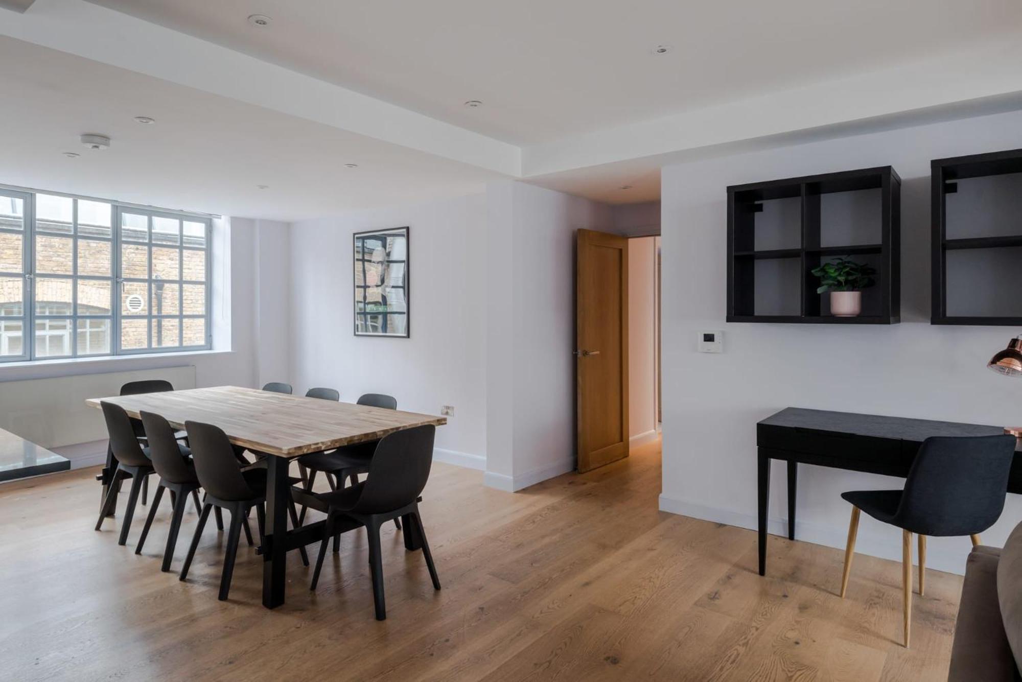 Law & Order - Farringdon - By Frankie Says Apartament Londra